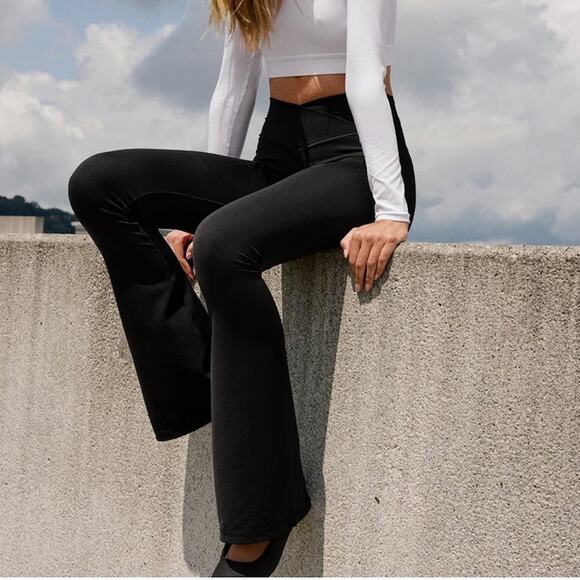aerie Pants - OFFLINE Aerie Real Me High Waisted Crossover Flare Legging Size S Black